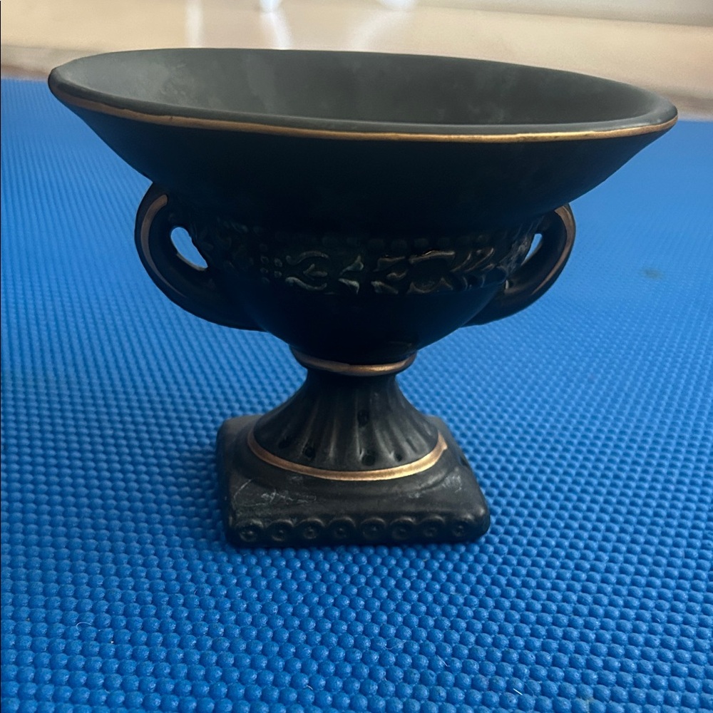 Elegant Black and Gold Decorative Bowl